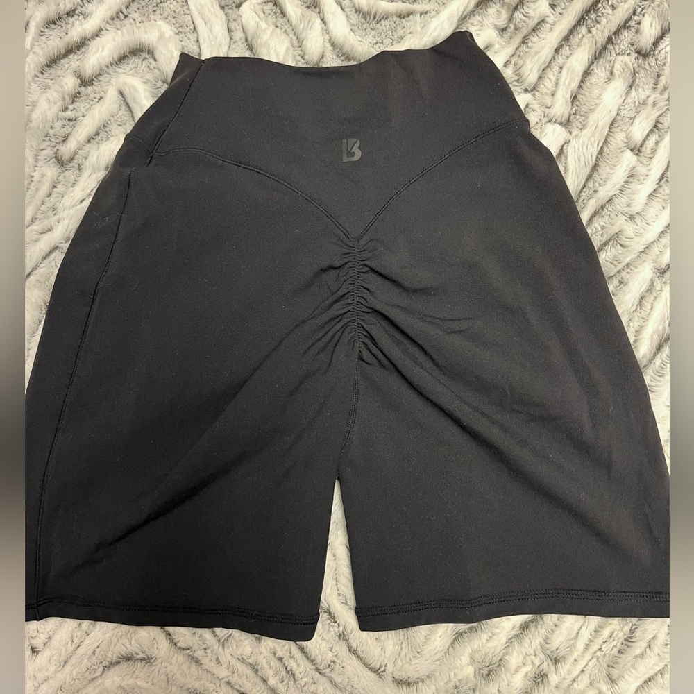 BuffBunny Aggressive Scrunch Short (M)